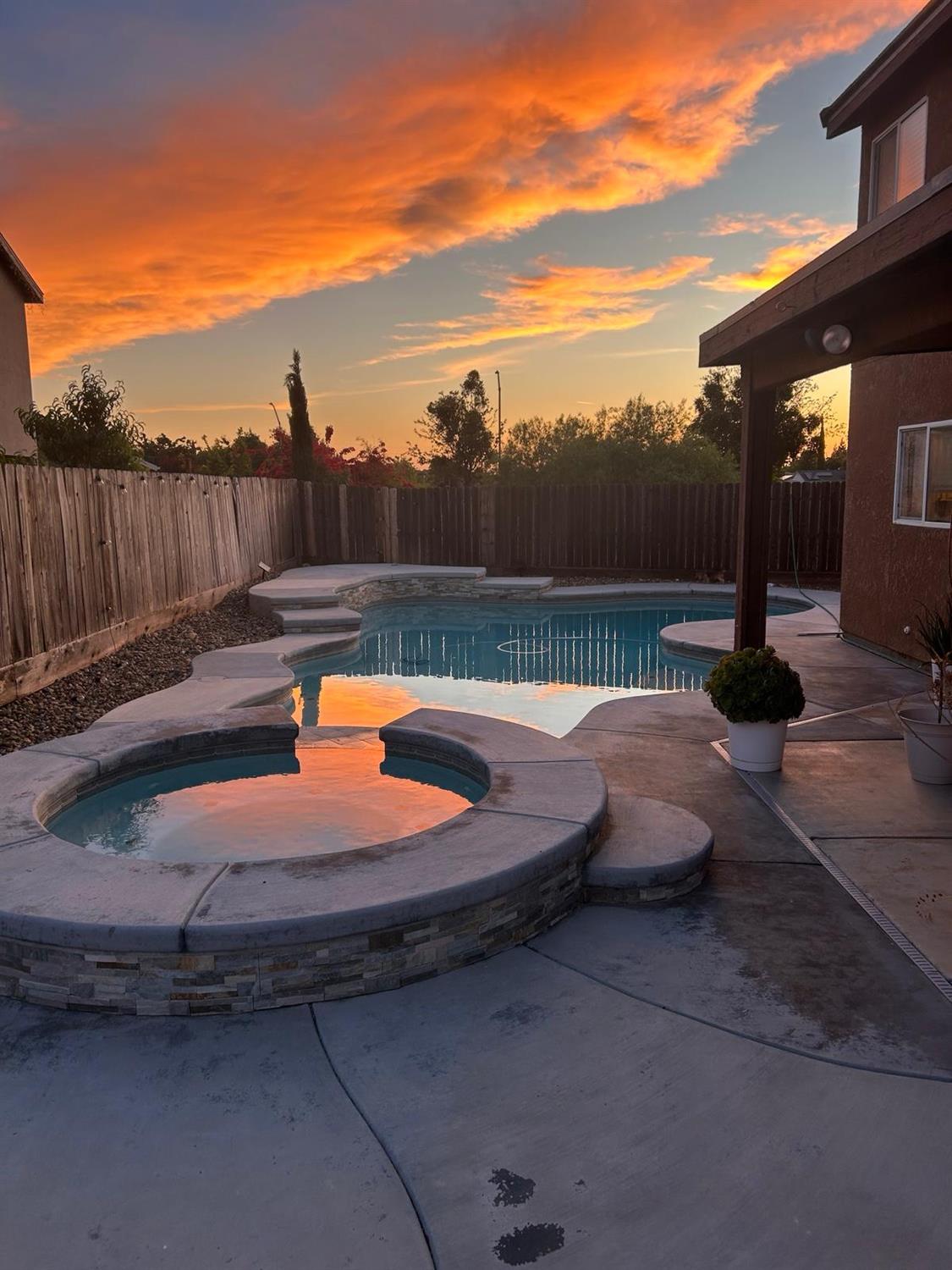 5441 W pine Ave, Fresno, CA 93722