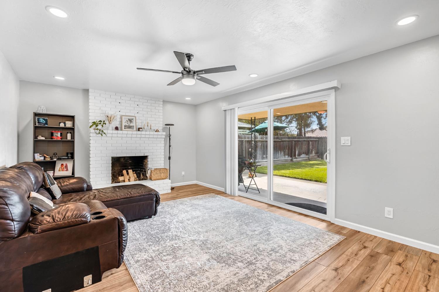 3267 W Rialto Ave, Fresno, CA 93722