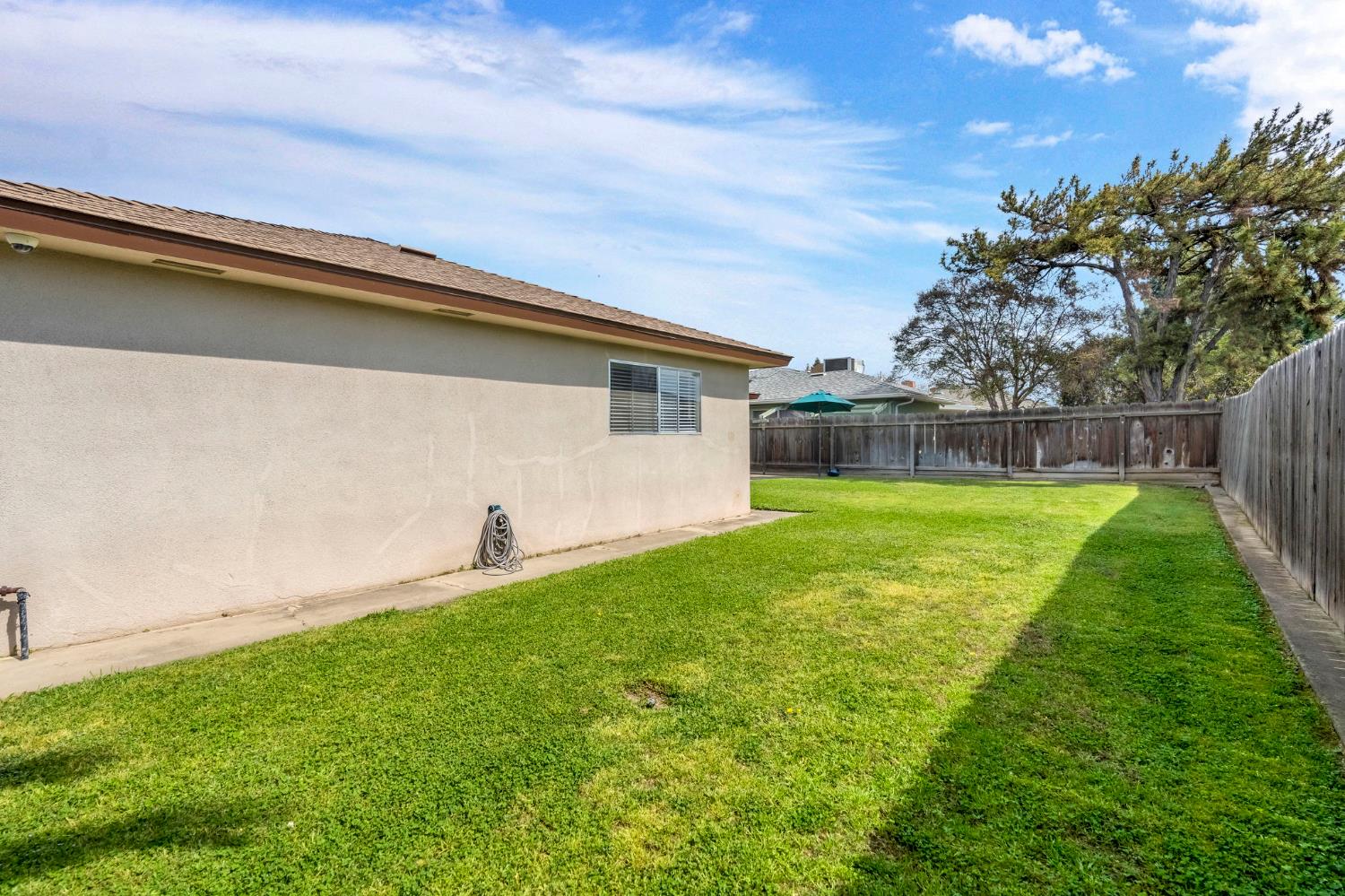 3267 W Rialto Ave, Fresno, CA 93722