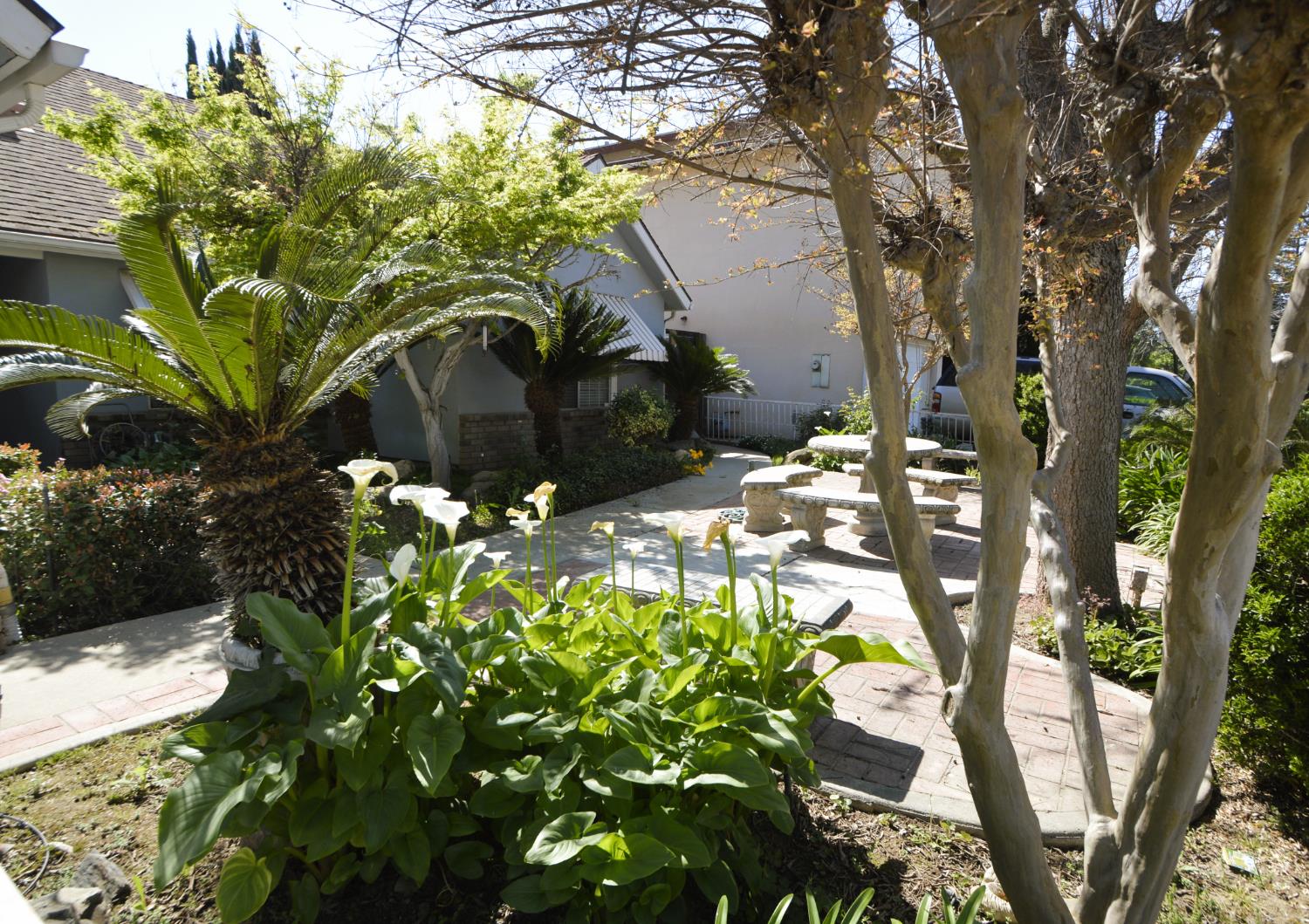 2037 E Decatur Ave, Fresno, CA 93720