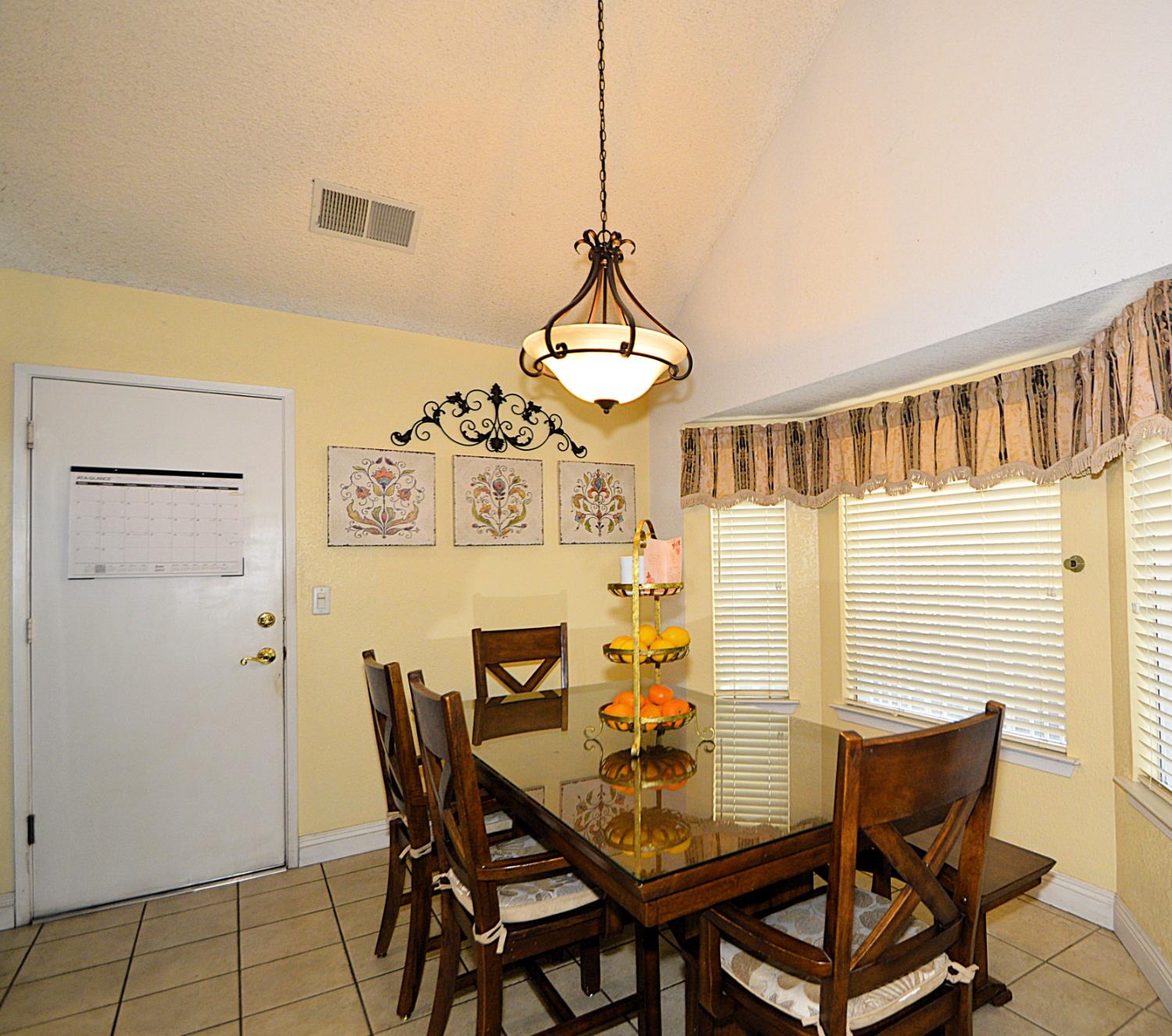 2037 E Decatur Ave, Fresno, CA 93720