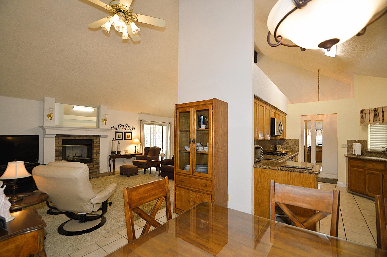 2037 E Decatur Ave, Fresno, CA 93720