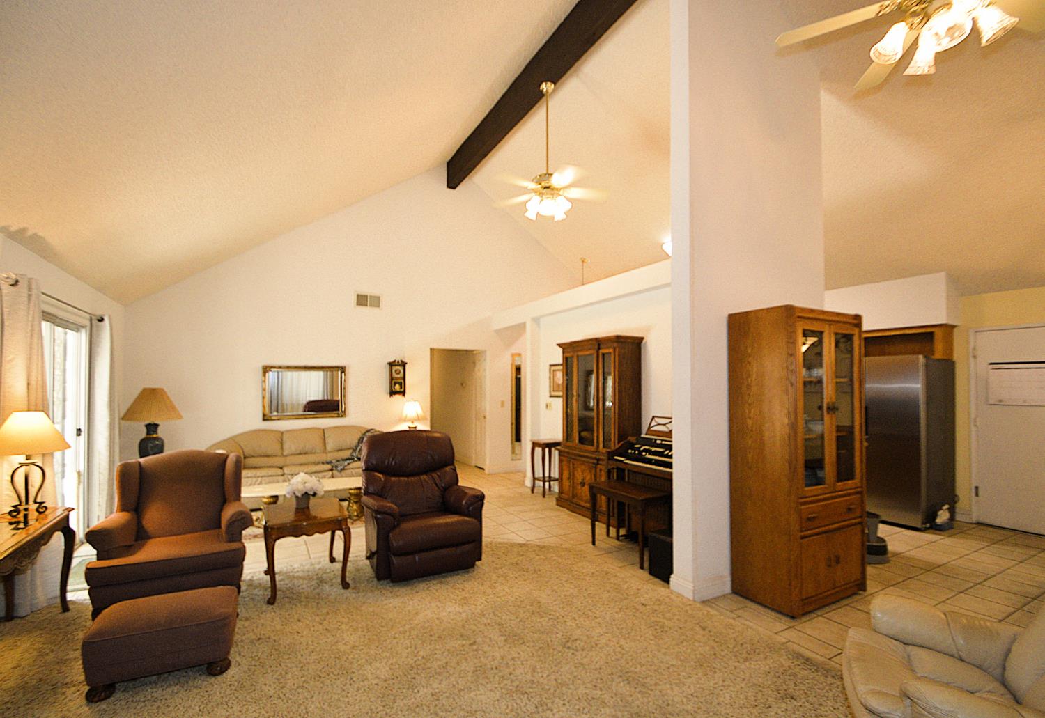 2037 E Decatur Ave, Fresno, CA 93720