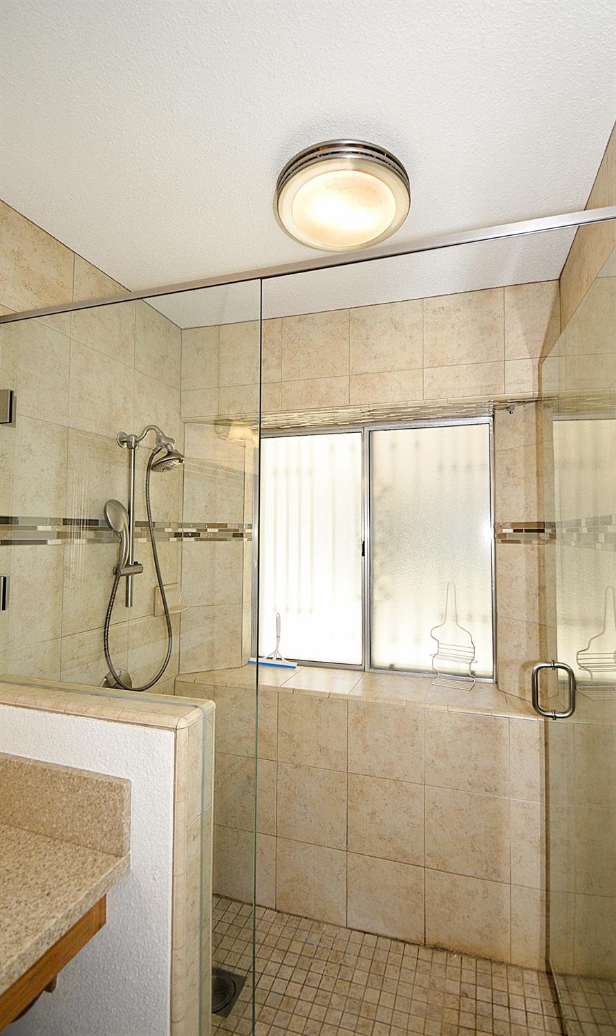 2037 E Decatur Ave, Fresno, CA 93720