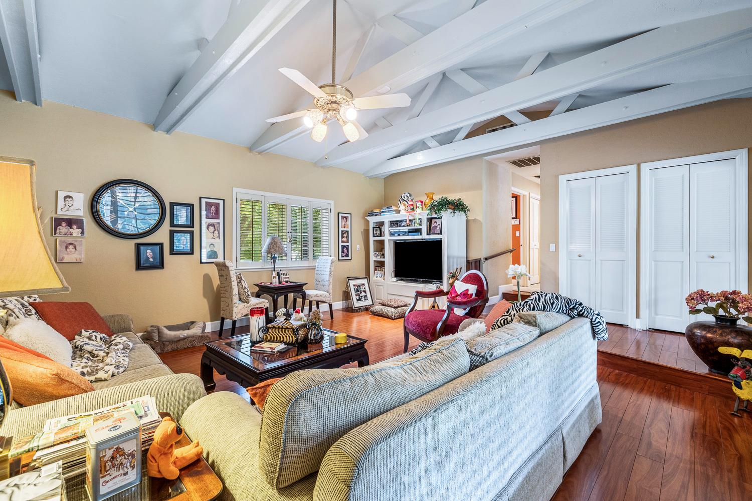 5627 N Kavanagh Ave, Fresno, CA 93711