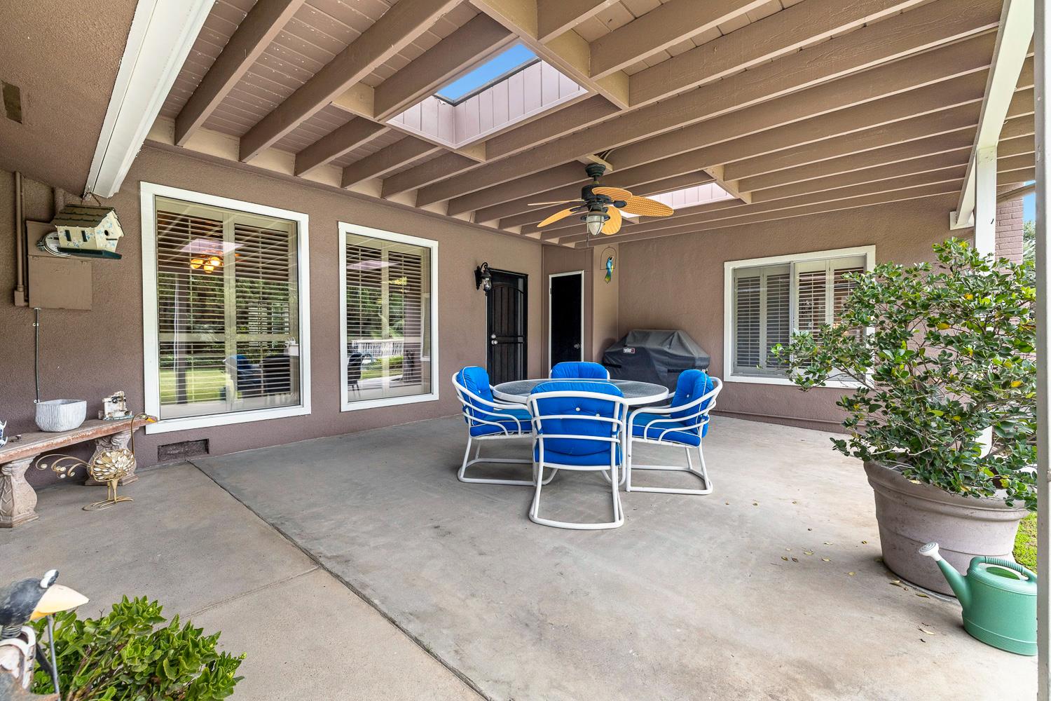 5627 N Kavanagh Ave, Fresno, CA 93711