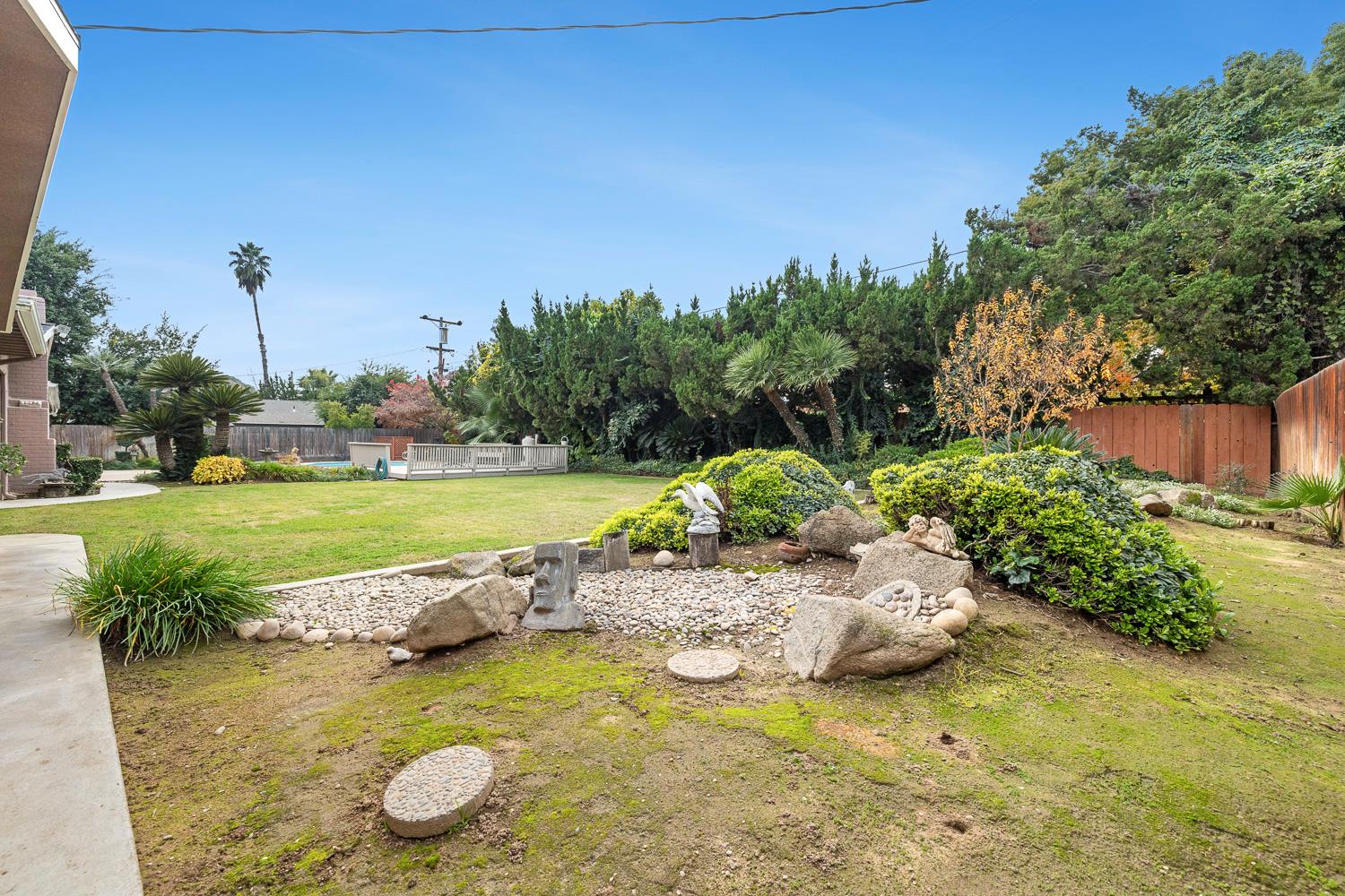 5627 N Kavanagh Ave, Fresno, CA 93711