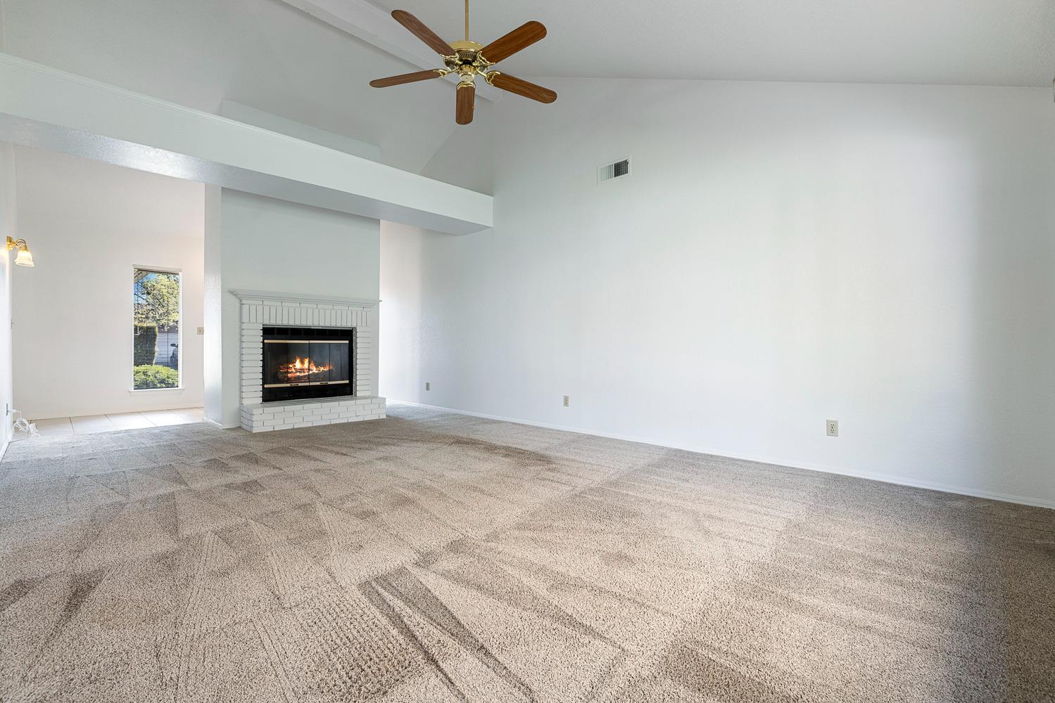 6363 N Gilroy Ave, Fresno, CA 93722