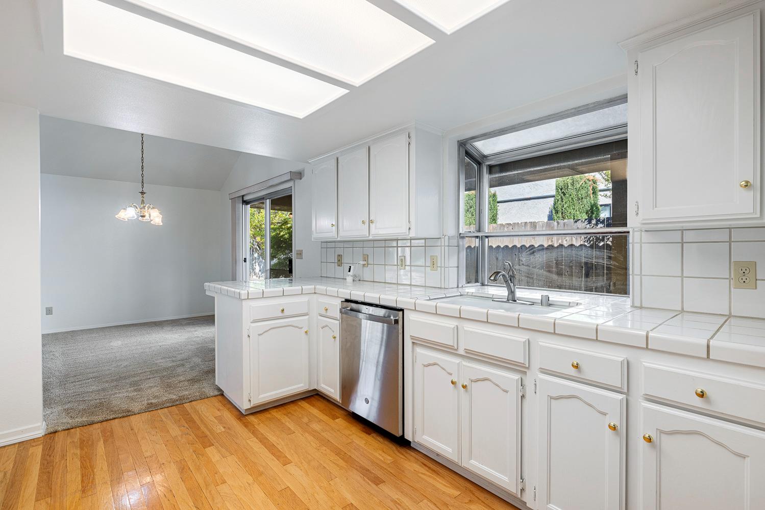 6363 N Gilroy Ave, Fresno, CA 93722