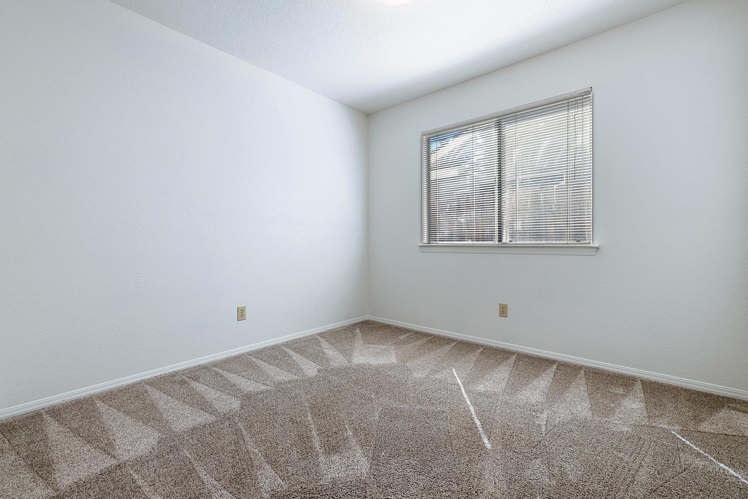 6363 N Gilroy Ave, Fresno, CA 93722