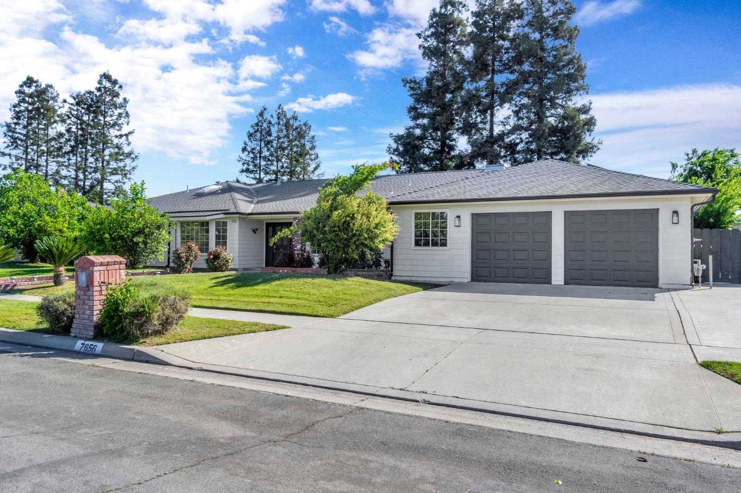 7656 N Hayston Ave, Fresno, CA 93720