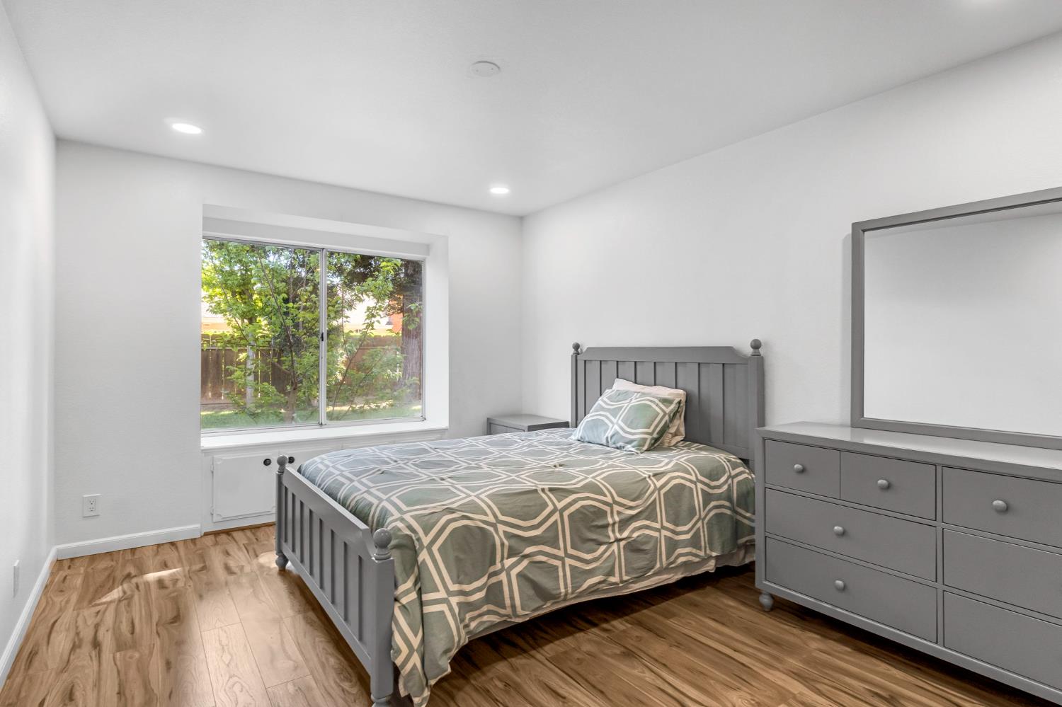 7656 N Hayston Ave, Fresno, CA 93720