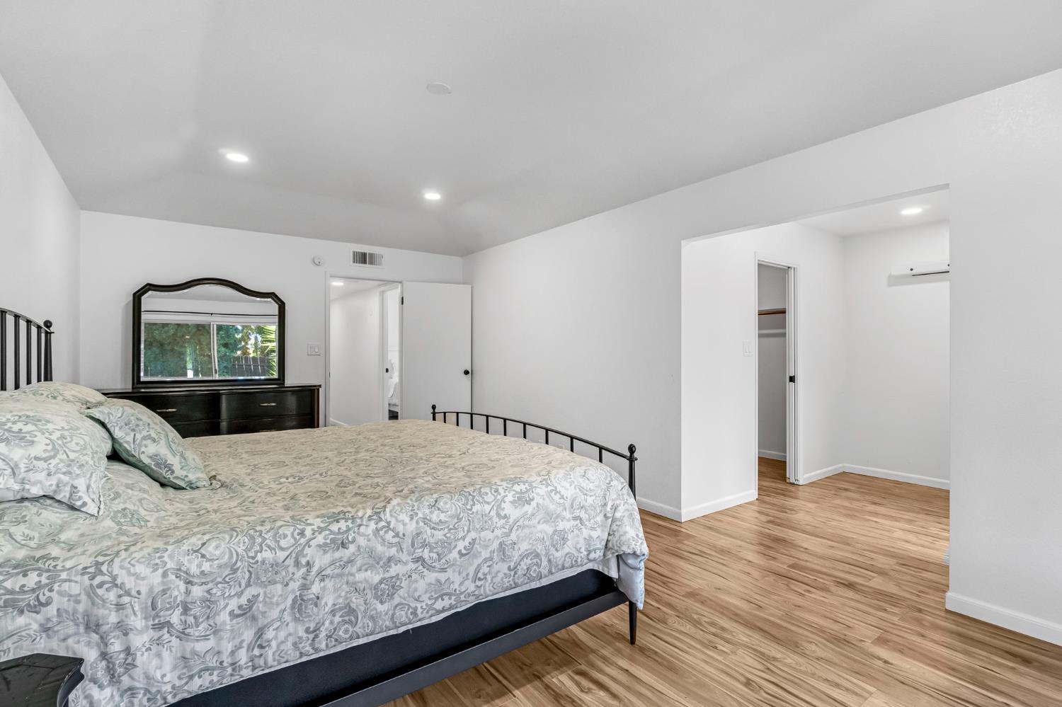 7656 N Hayston Ave, Fresno, CA 93720