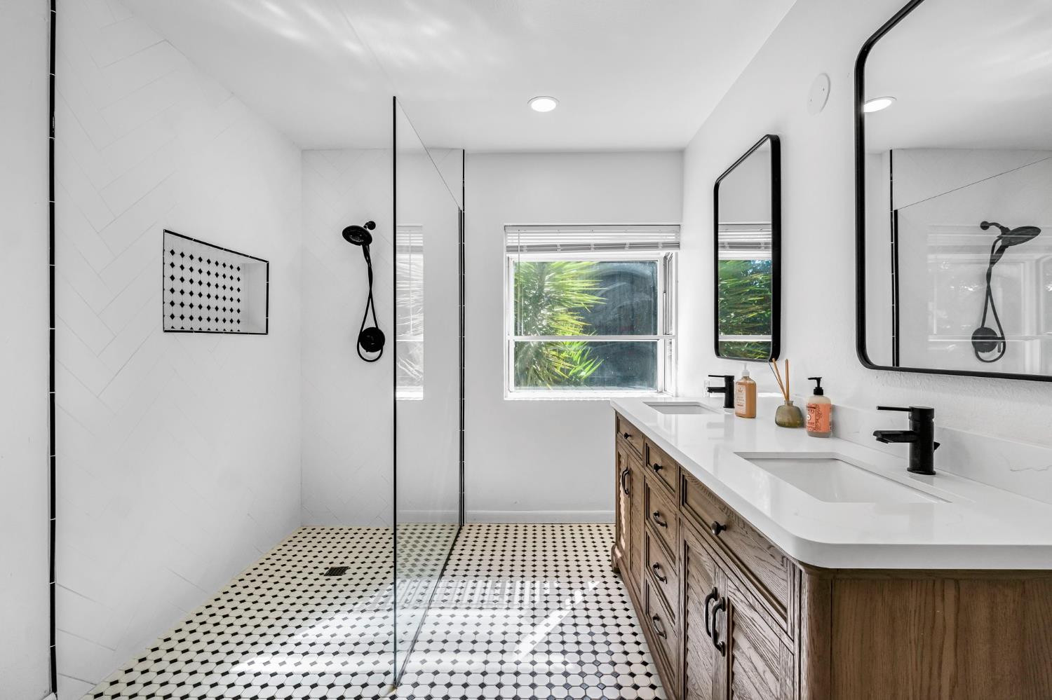 7656 N Hayston Ave, Fresno, CA 93720