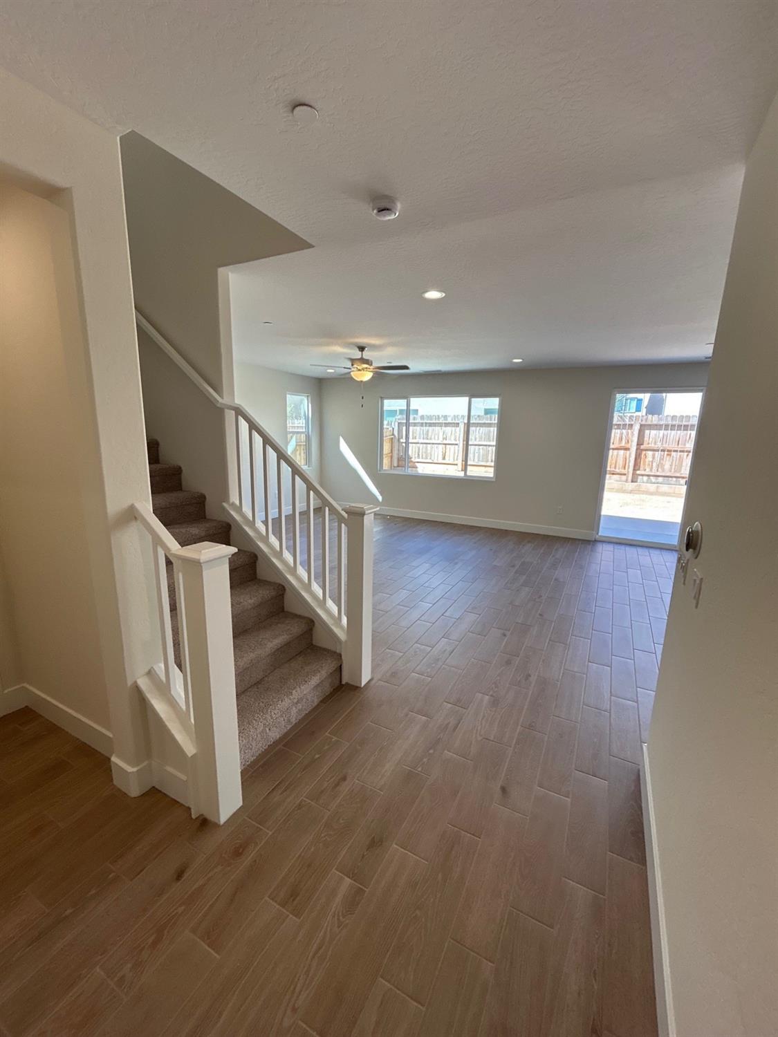 2822 E Corteza Dr, Fresno, CA 93730