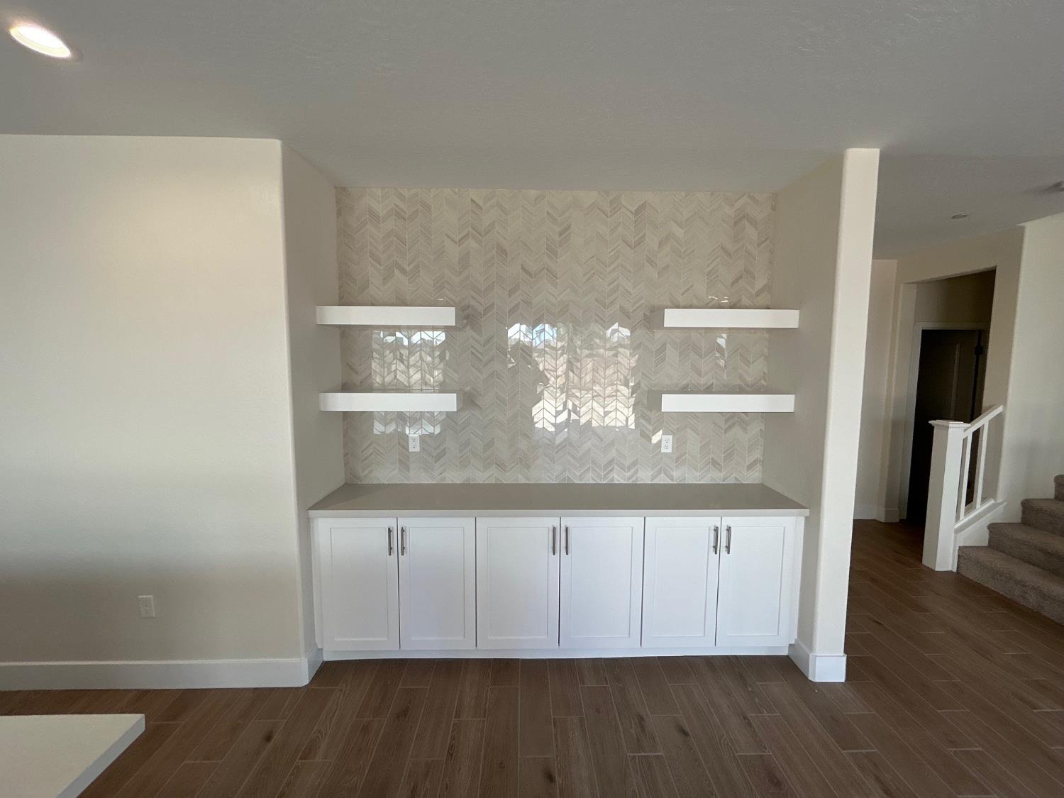 2822 E Corteza Dr, Fresno, CA 93730