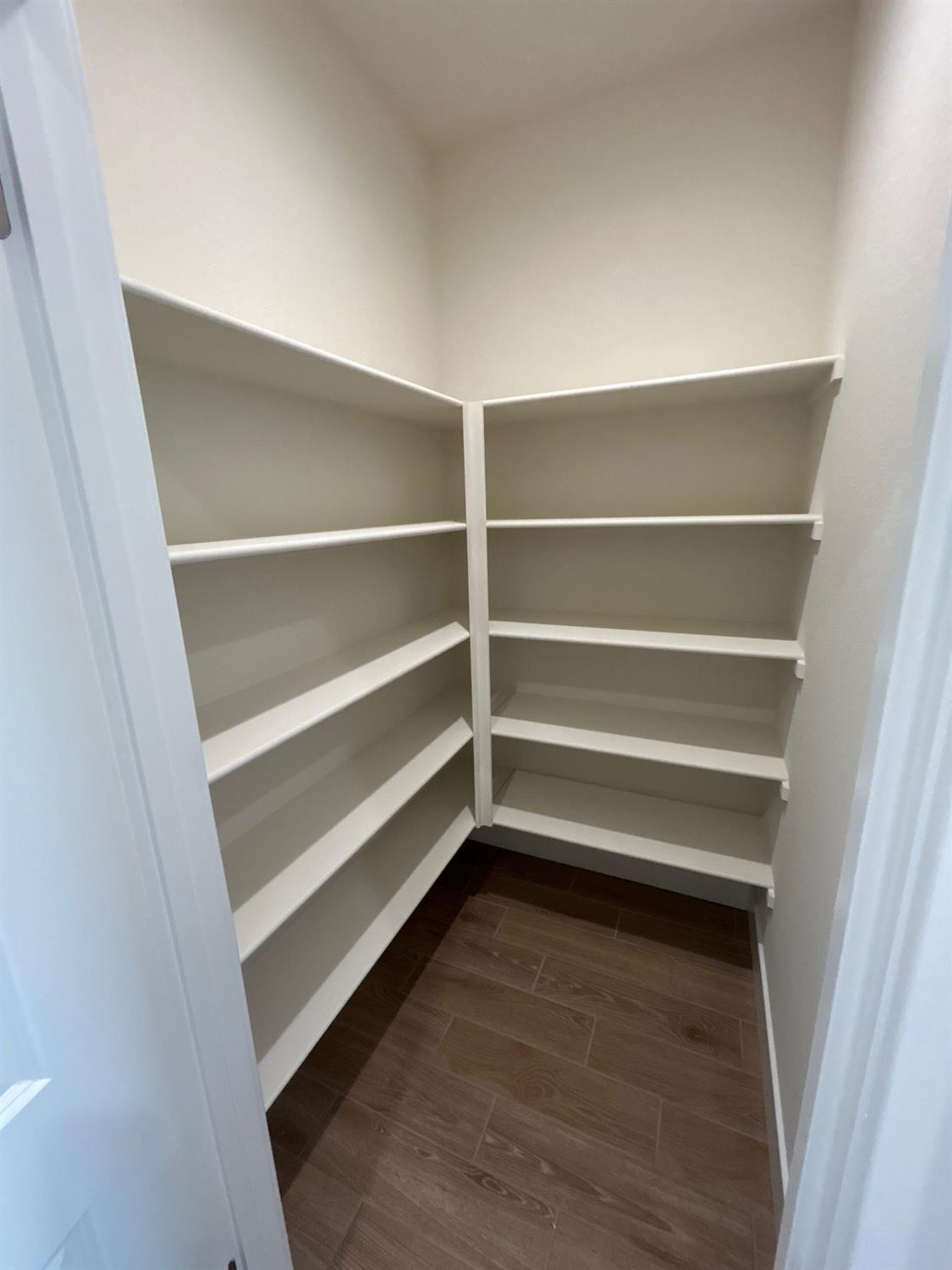 2822 E Corteza Dr, Fresno, CA 93730