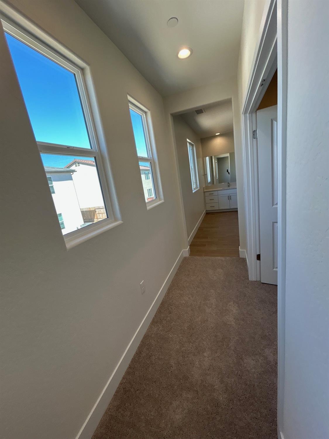 2822 E Corteza Dr, Fresno, CA 93730