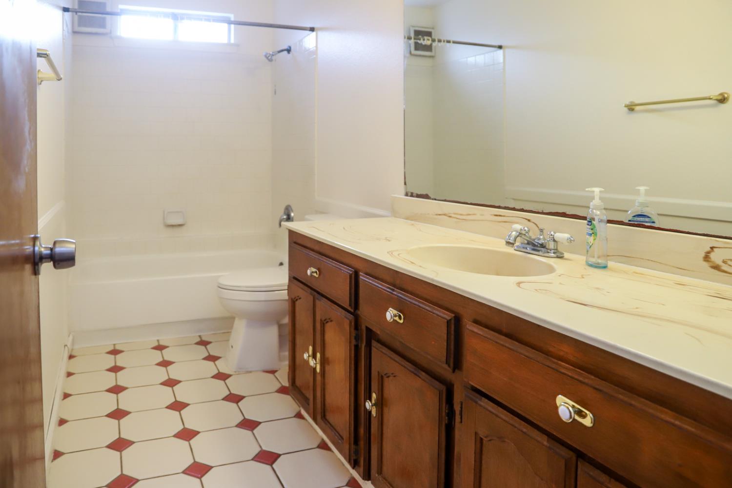 4349 W Princeton Ave, Fresno, CA 93722