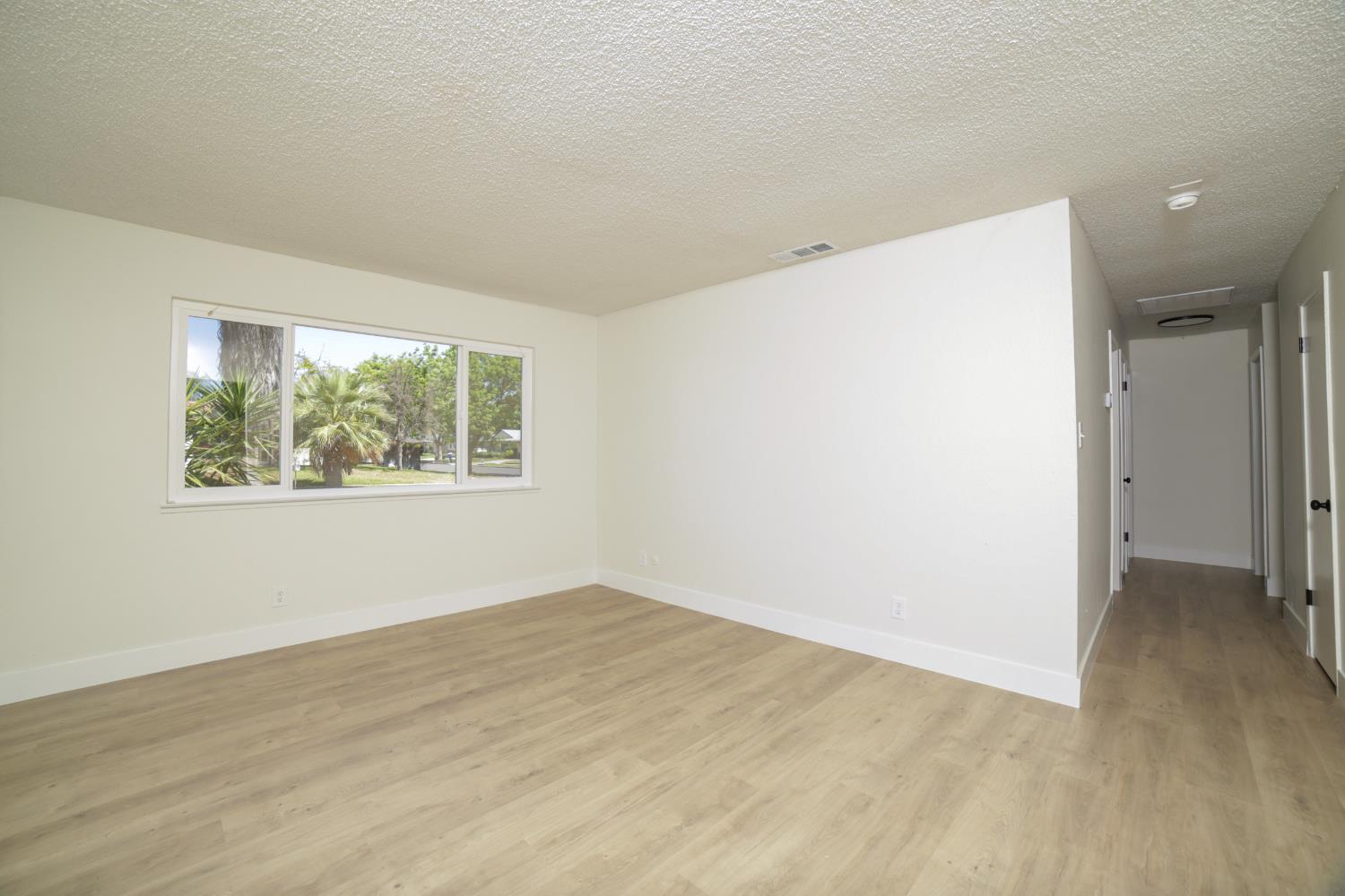 3231 W Indianapolis Ave, Fresno, CA 93722