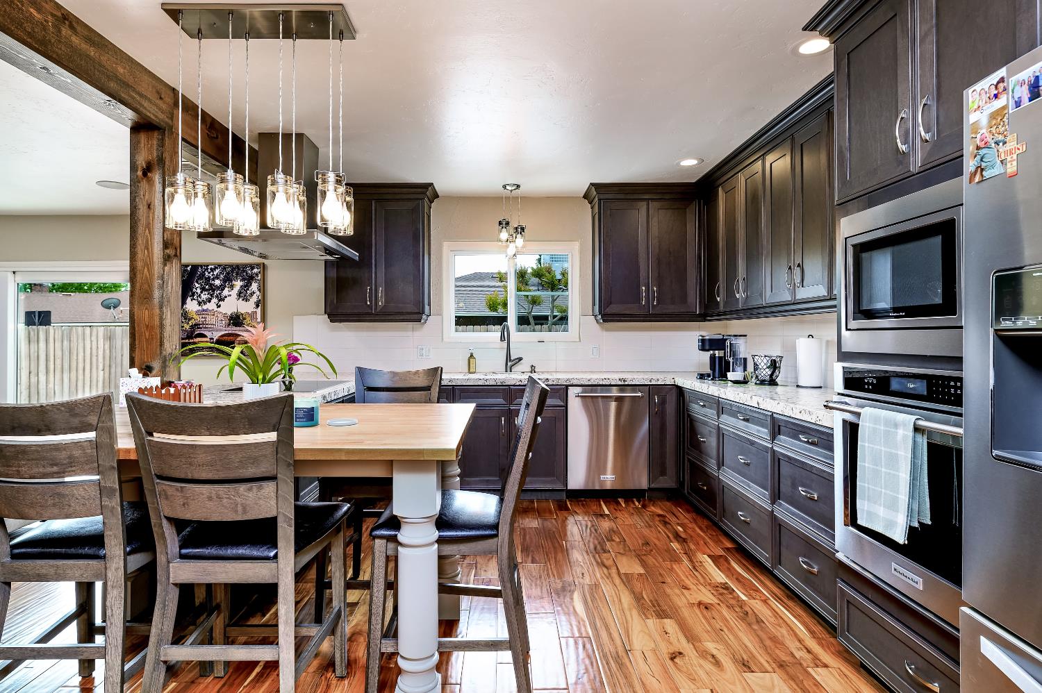 1461 E Vartikian Ave, Fresno, CA 93710