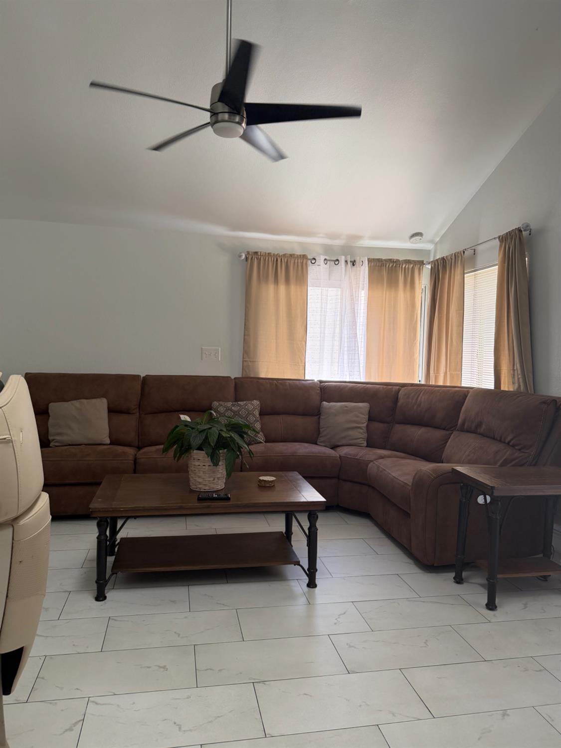 2778 N Selland Ave, Fresno, CA 93722