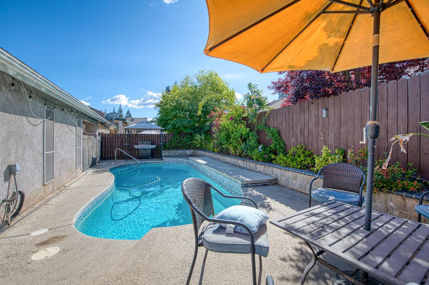 10373 N Baird Ave, Fresno, CA 93730