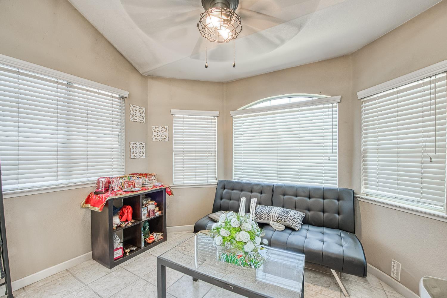 10373 N Baird Ave, Fresno, CA 93730