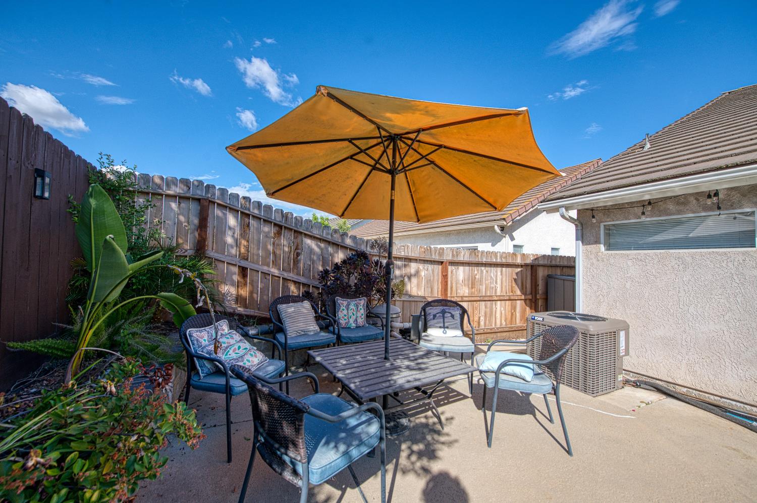 10373 N Baird Ave, Fresno, CA 93730