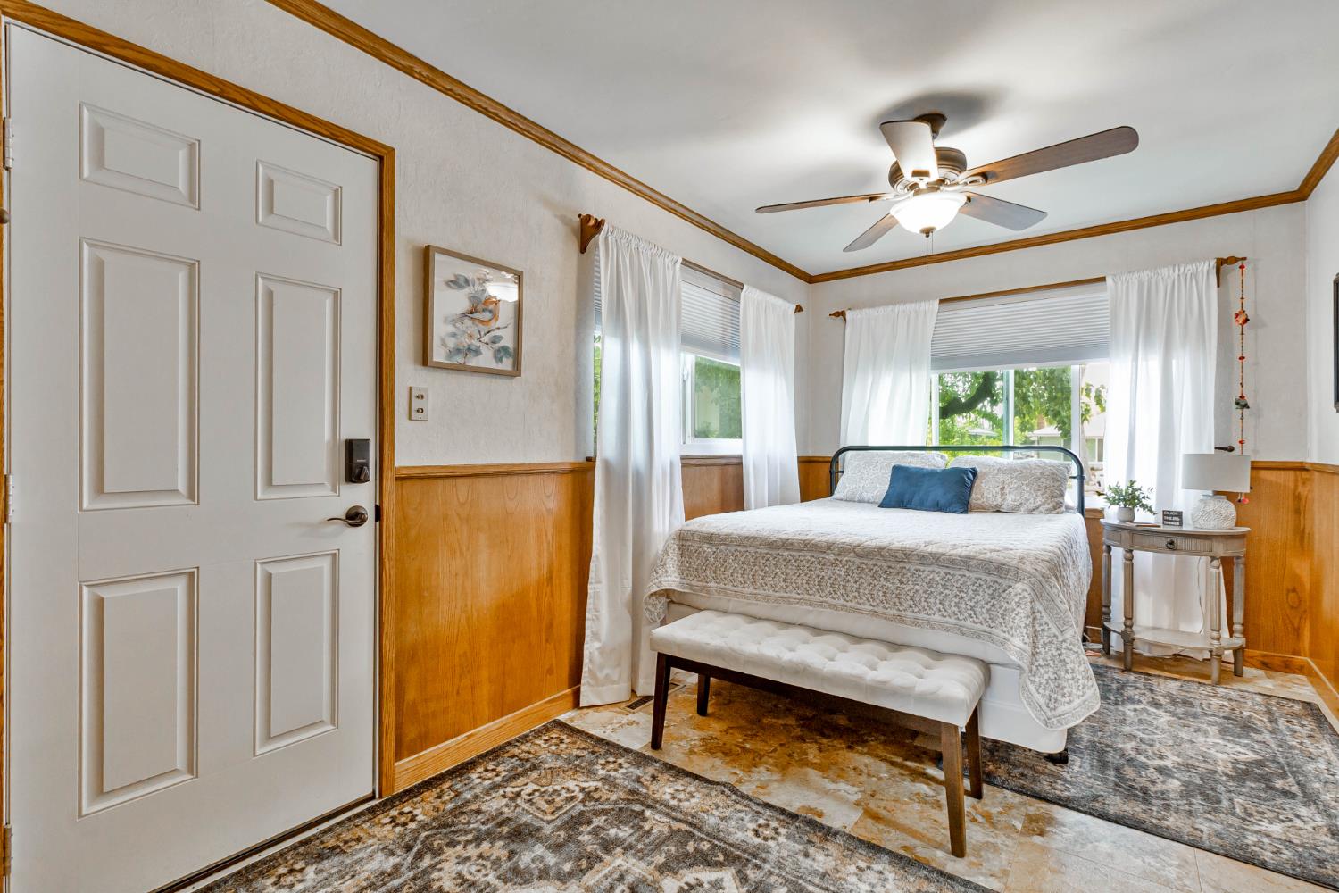 218 W Fountain Way, Fresno, CA 93705