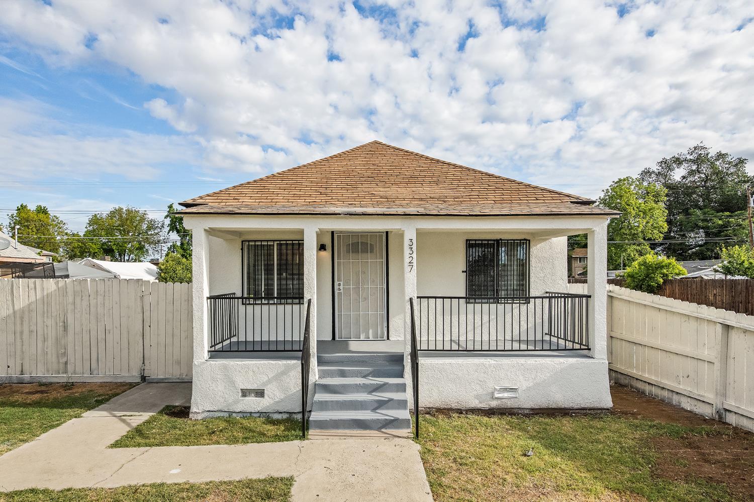 3323 E Tulare St, Fresno, CA 93702