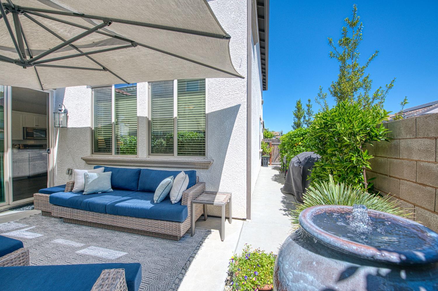 1453 E Via Viola Way, Fresno, CA 93730