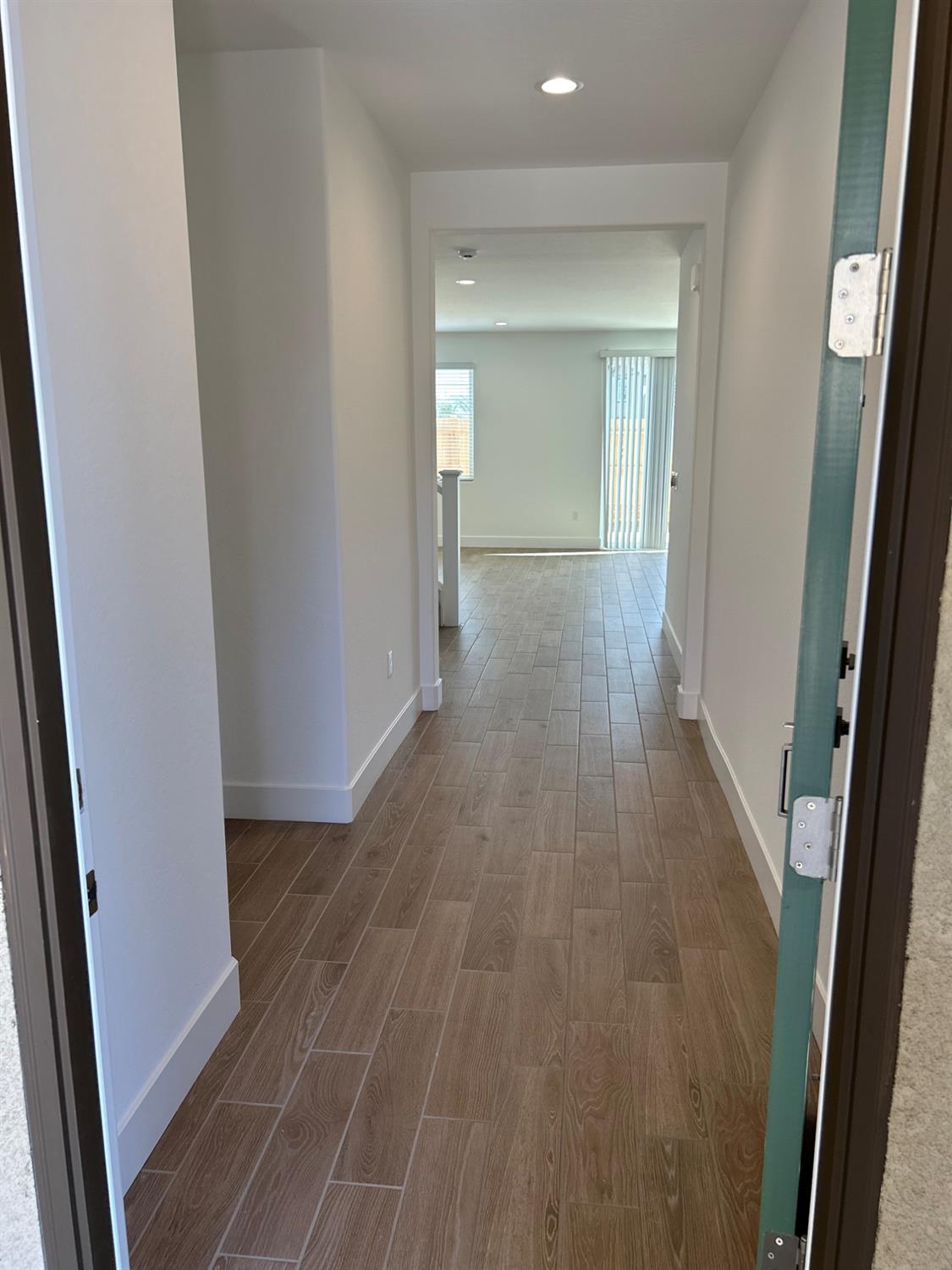 2813 E Corteza Dr, Fresno, CA 93730