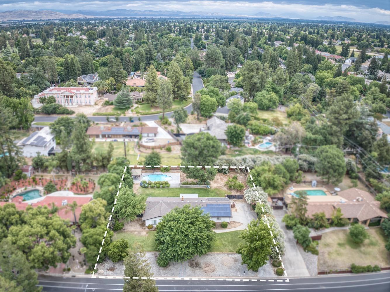 9796 N Millbrook Ave, Fresno, CA 93720