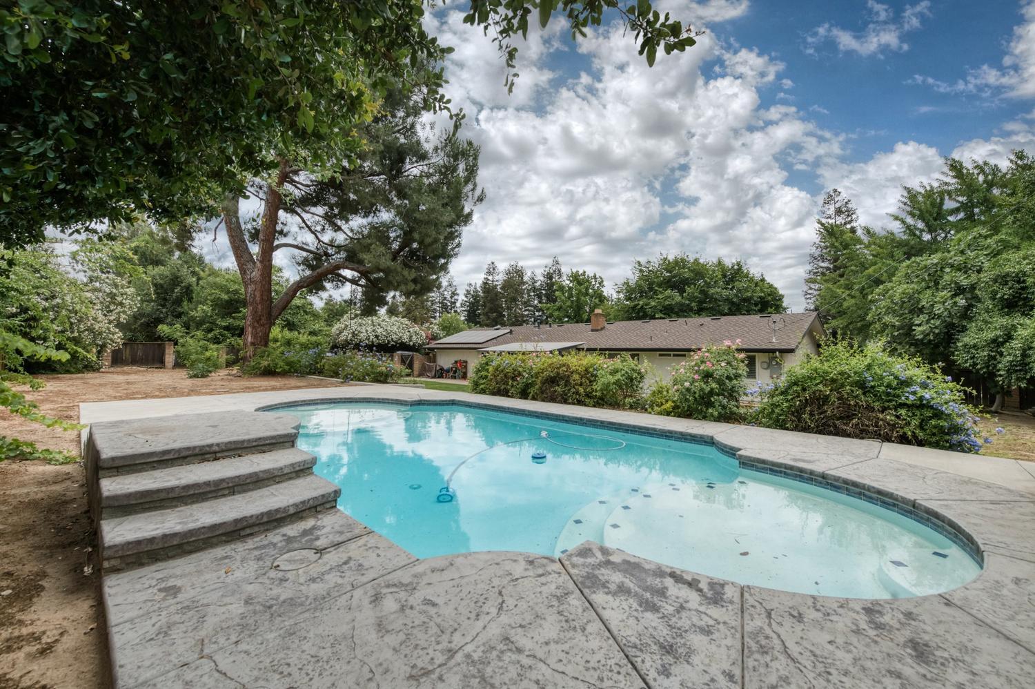 9796 N Millbrook Ave, Fresno, CA 93720