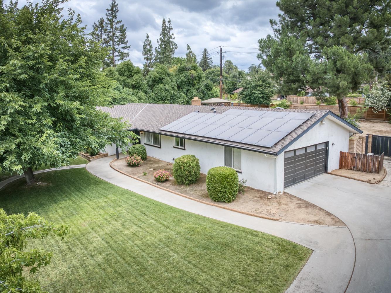 9796 N Millbrook Ave, Fresno, CA 93720