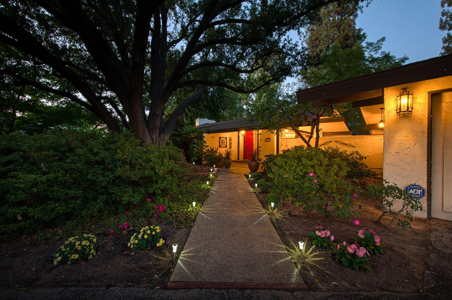 5453 N Brooks Ave, Fresno, CA 93711