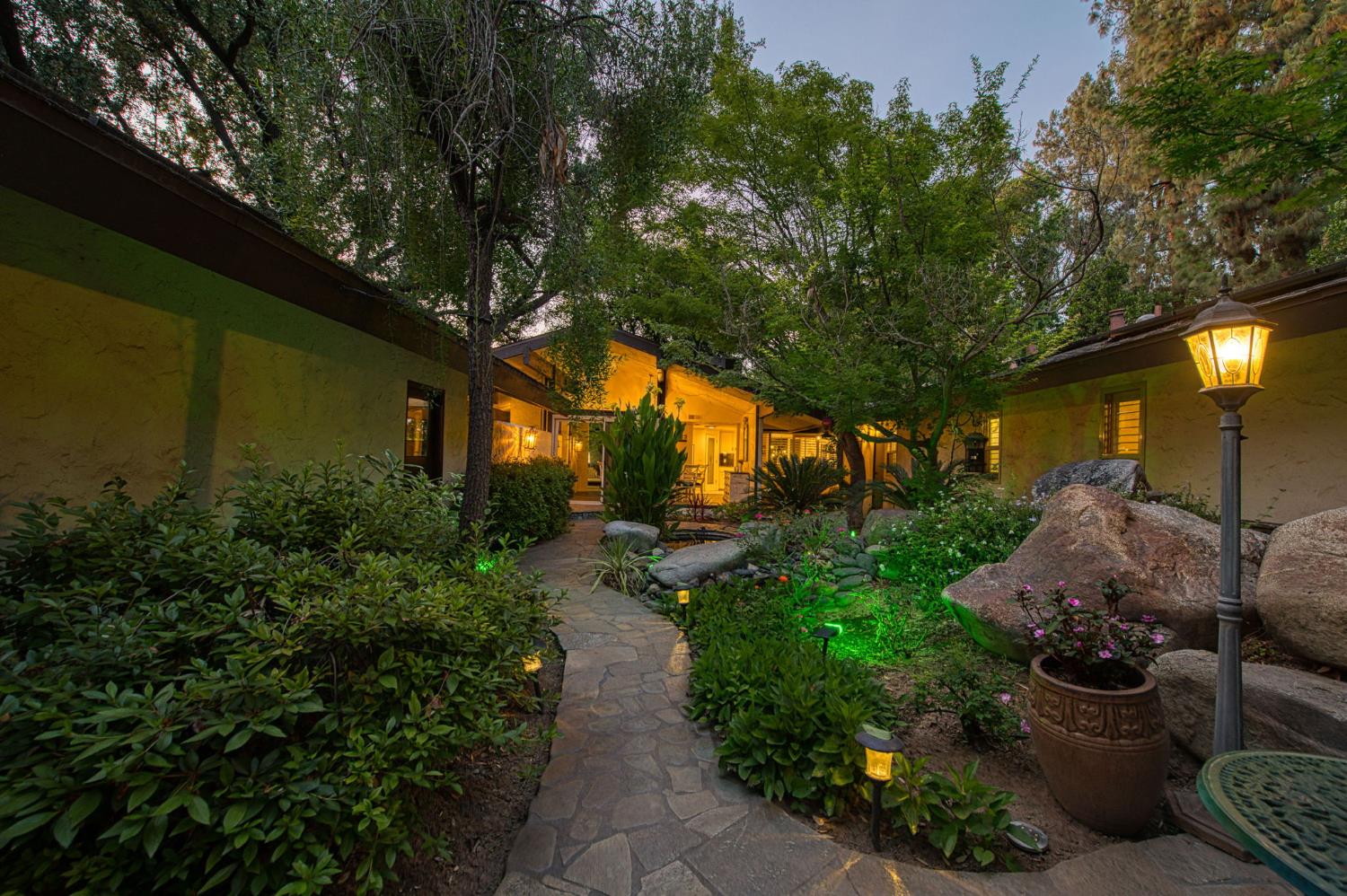 5453 N Brooks Ave, Fresno, CA 93711