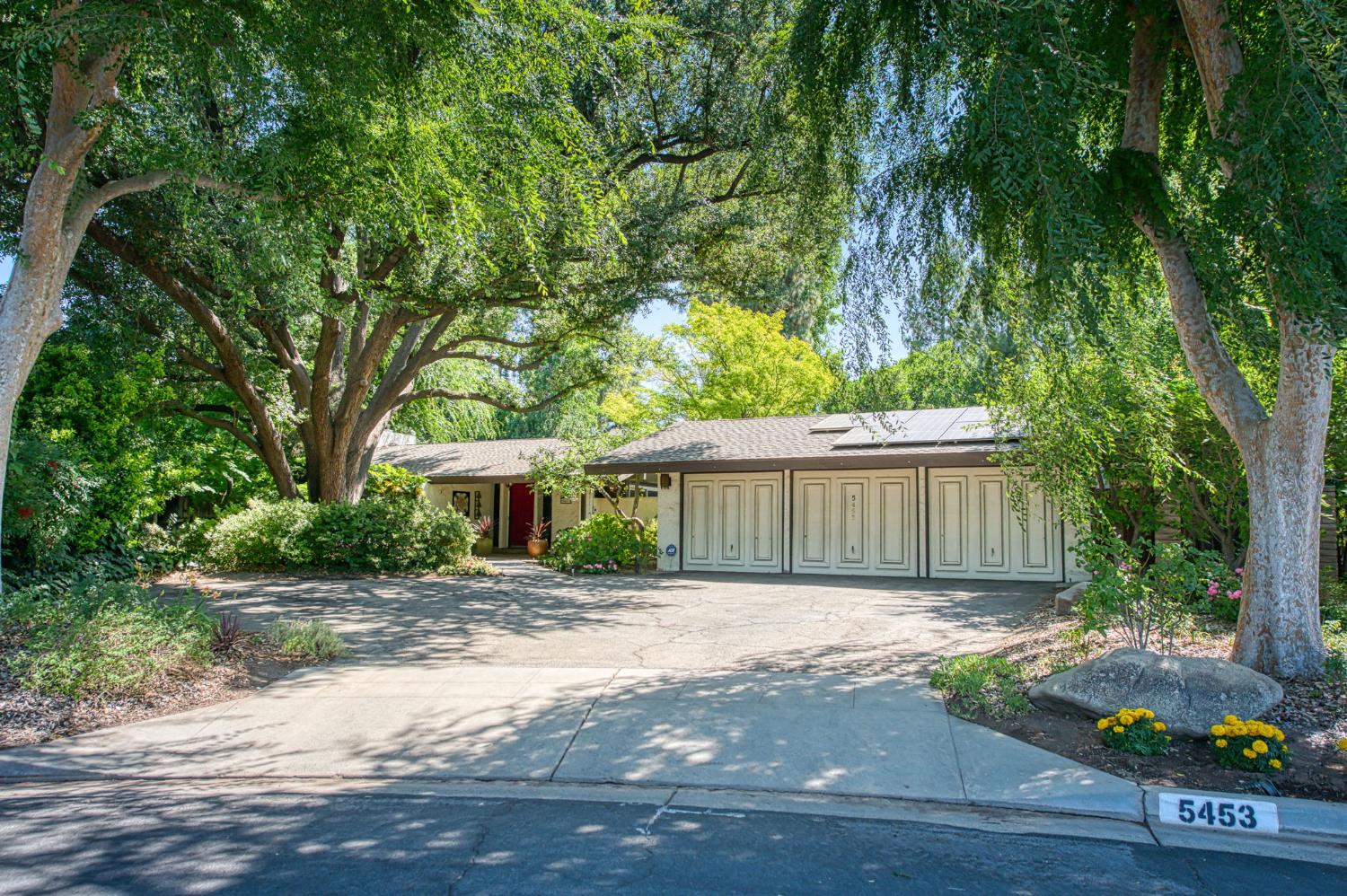 5453 N Brooks Ave, Fresno, CA 93711