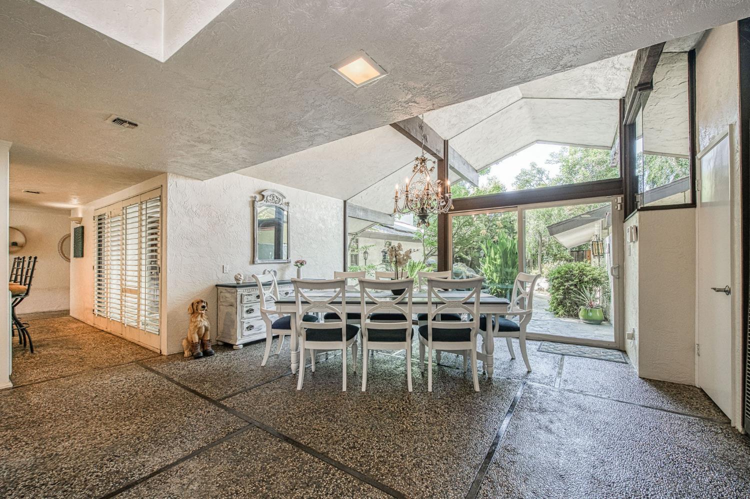 5453 N Brooks Ave, Fresno, CA 93711