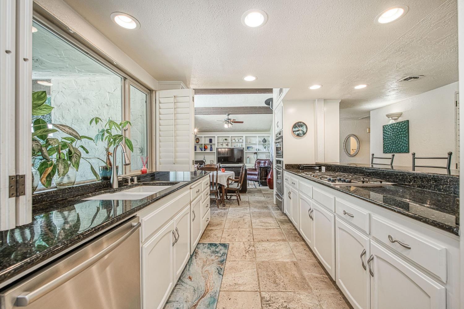 5453 N Brooks Ave, Fresno, CA 93711