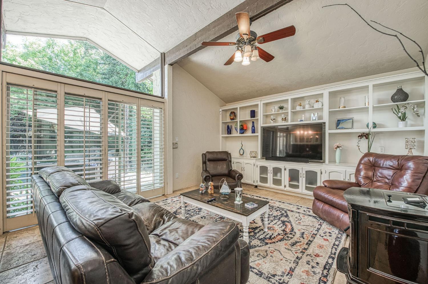 5453 N Brooks Ave, Fresno, CA 93711