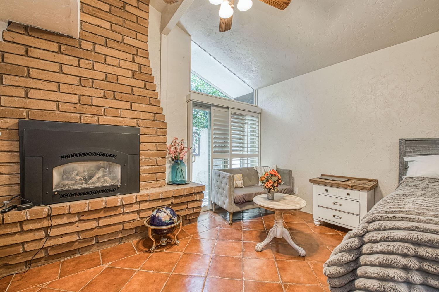5453 N Brooks Ave, Fresno, CA 93711