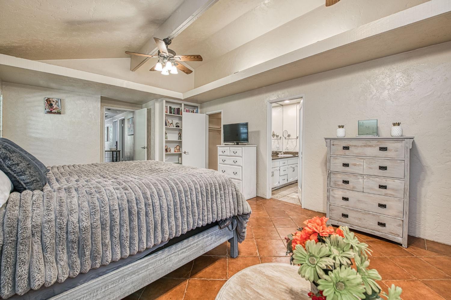 5453 N Brooks Ave, Fresno, CA 93711