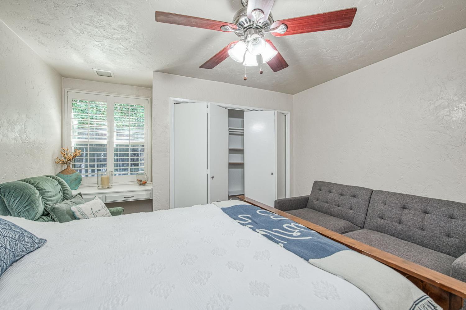 5453 N Brooks Ave, Fresno, CA 93711