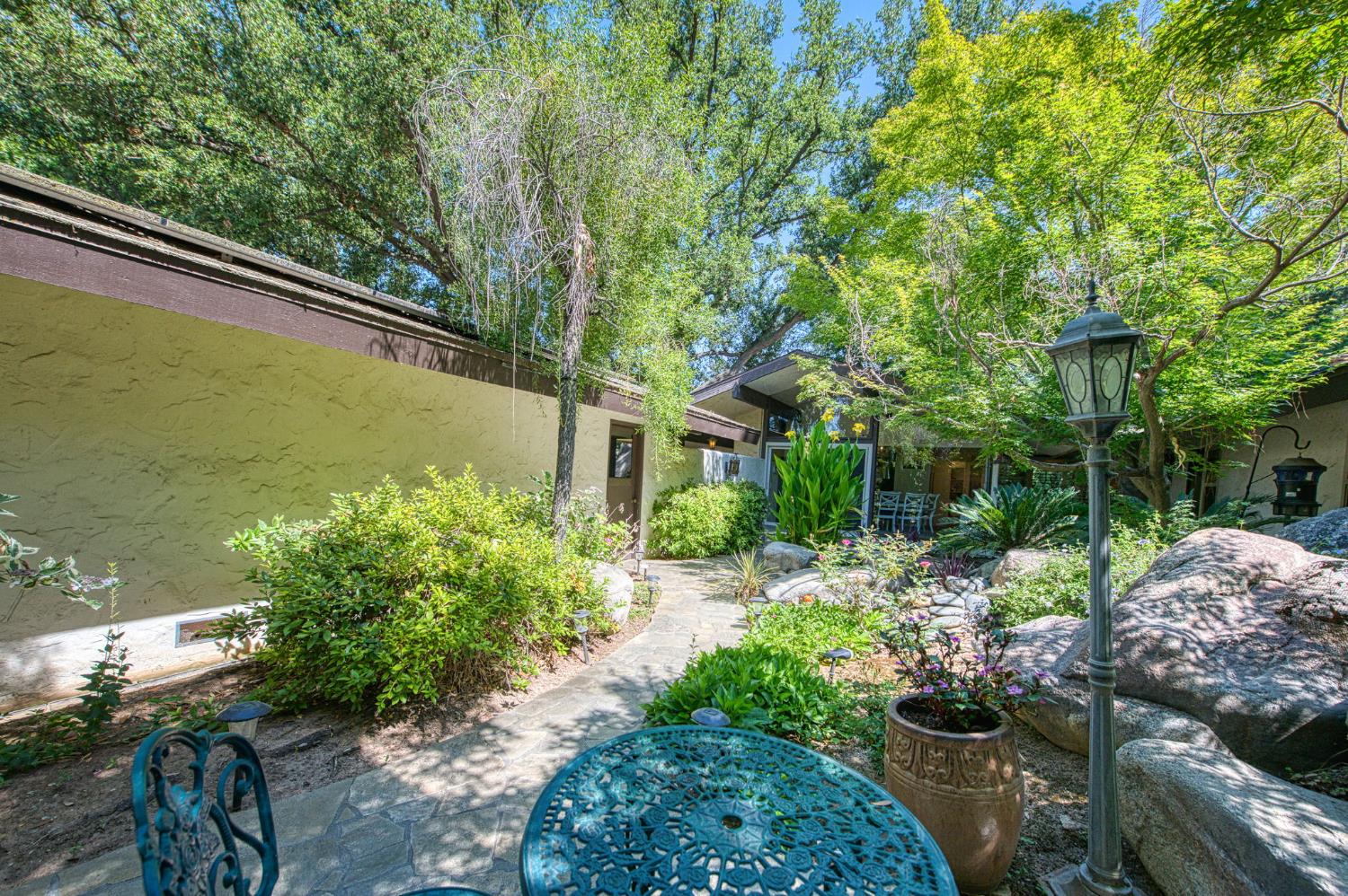 5453 N Brooks Ave, Fresno, CA 93711