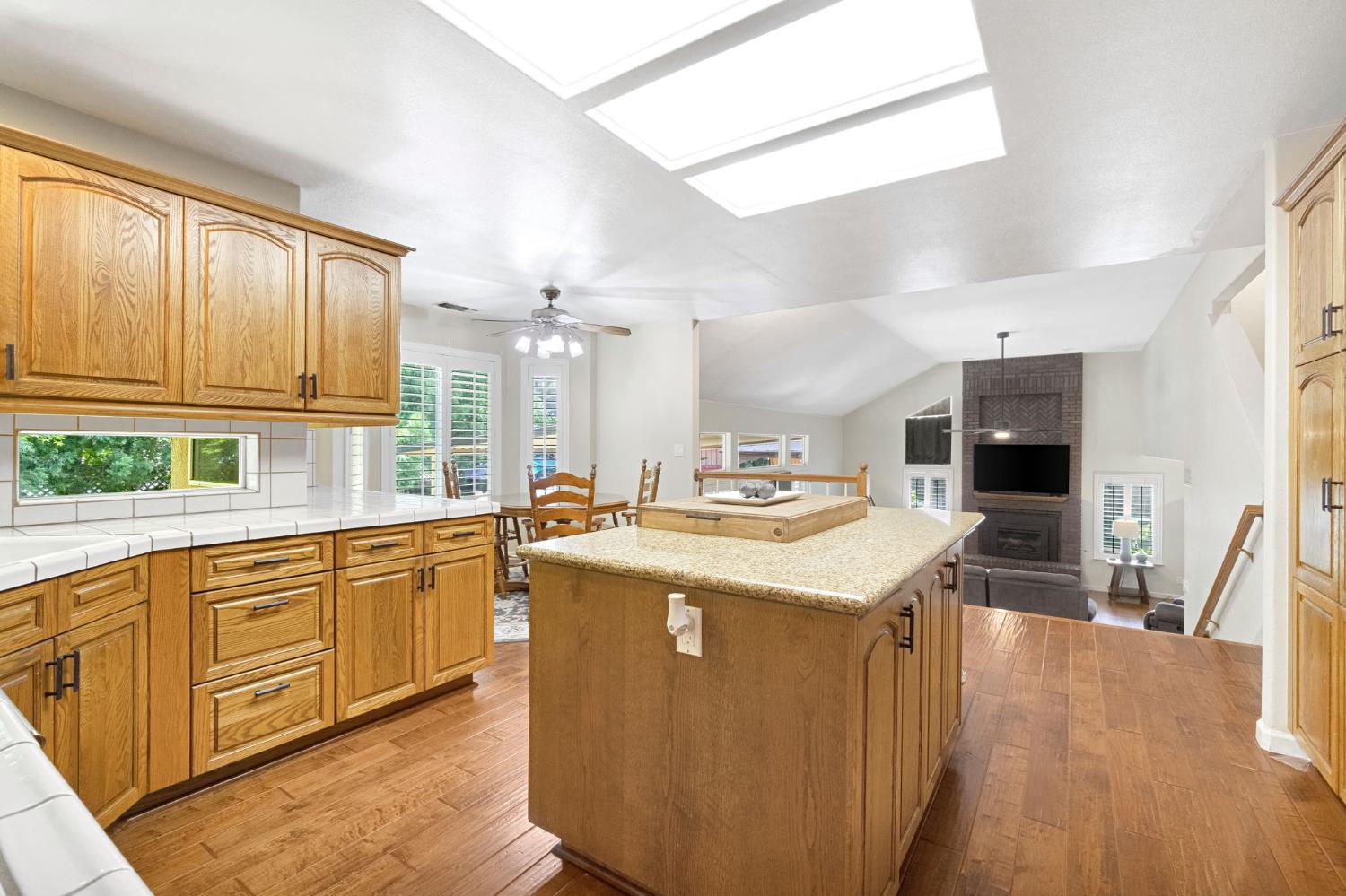 7208 N Antioch Ave, Fresno, CA 93722
