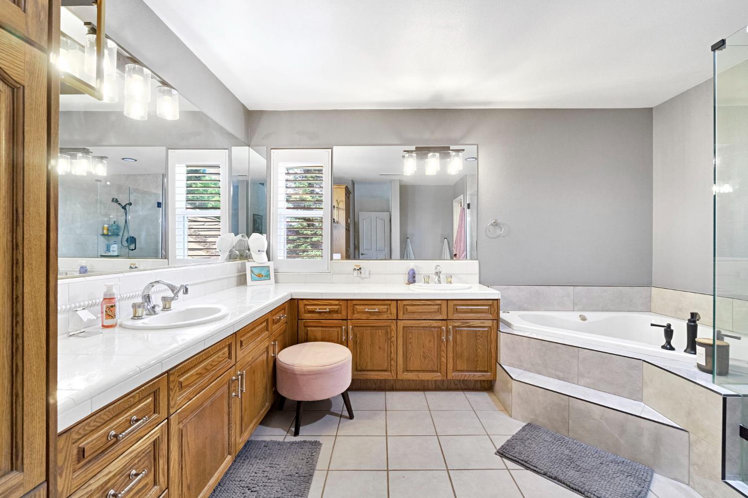 7208 N Antioch Ave, Fresno, CA 93722