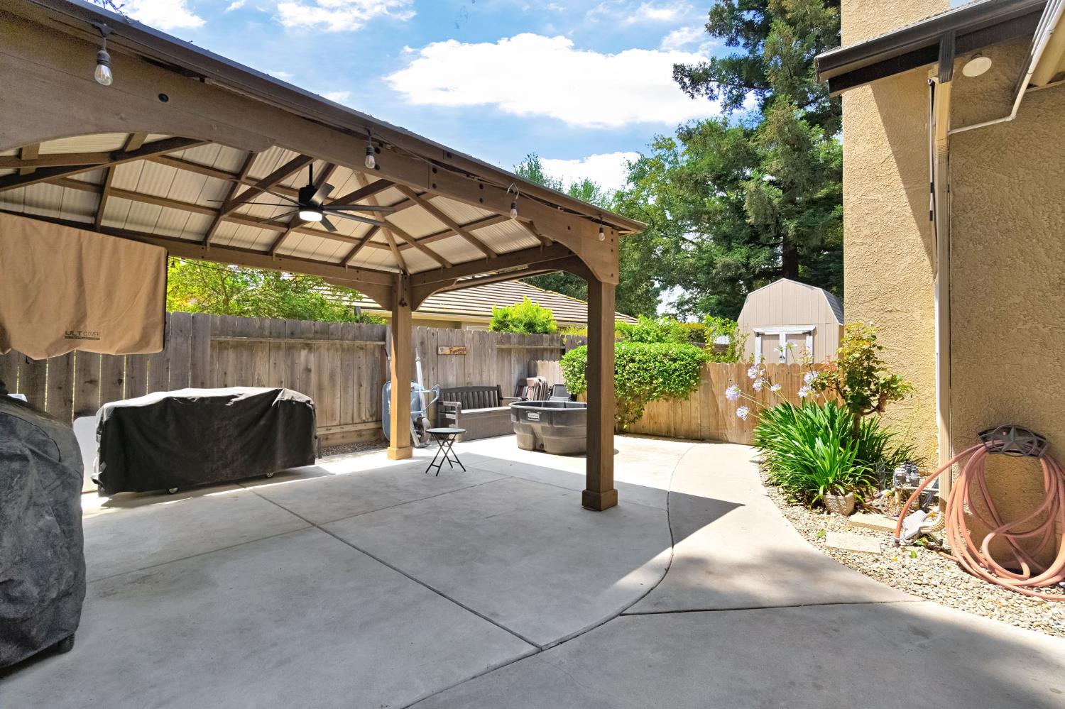 7208 N Antioch Ave, Fresno, CA 93722