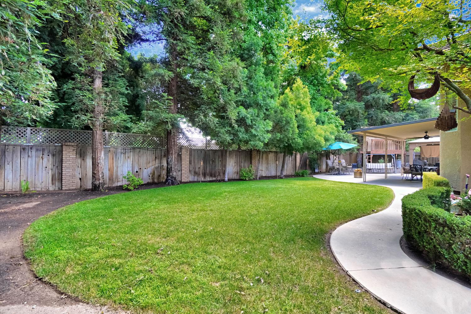 7208 N Antioch Ave, Fresno, CA 93722